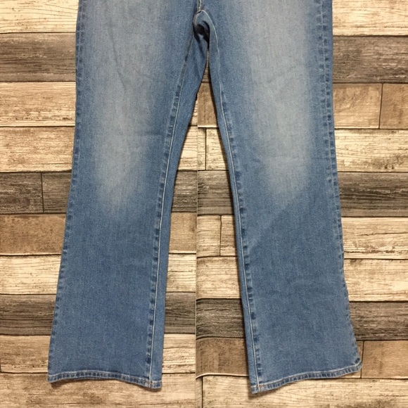 Uniqlo High Rise Flared Jeans Women’s 28 Blue (Inseam 29) Kaihara Light Wash - Picture 6 of 9